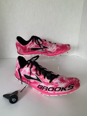 Brooks Mach 15 Racer Spikes & Wrench Tool Women’s 9.5 Pink Cross Country Track